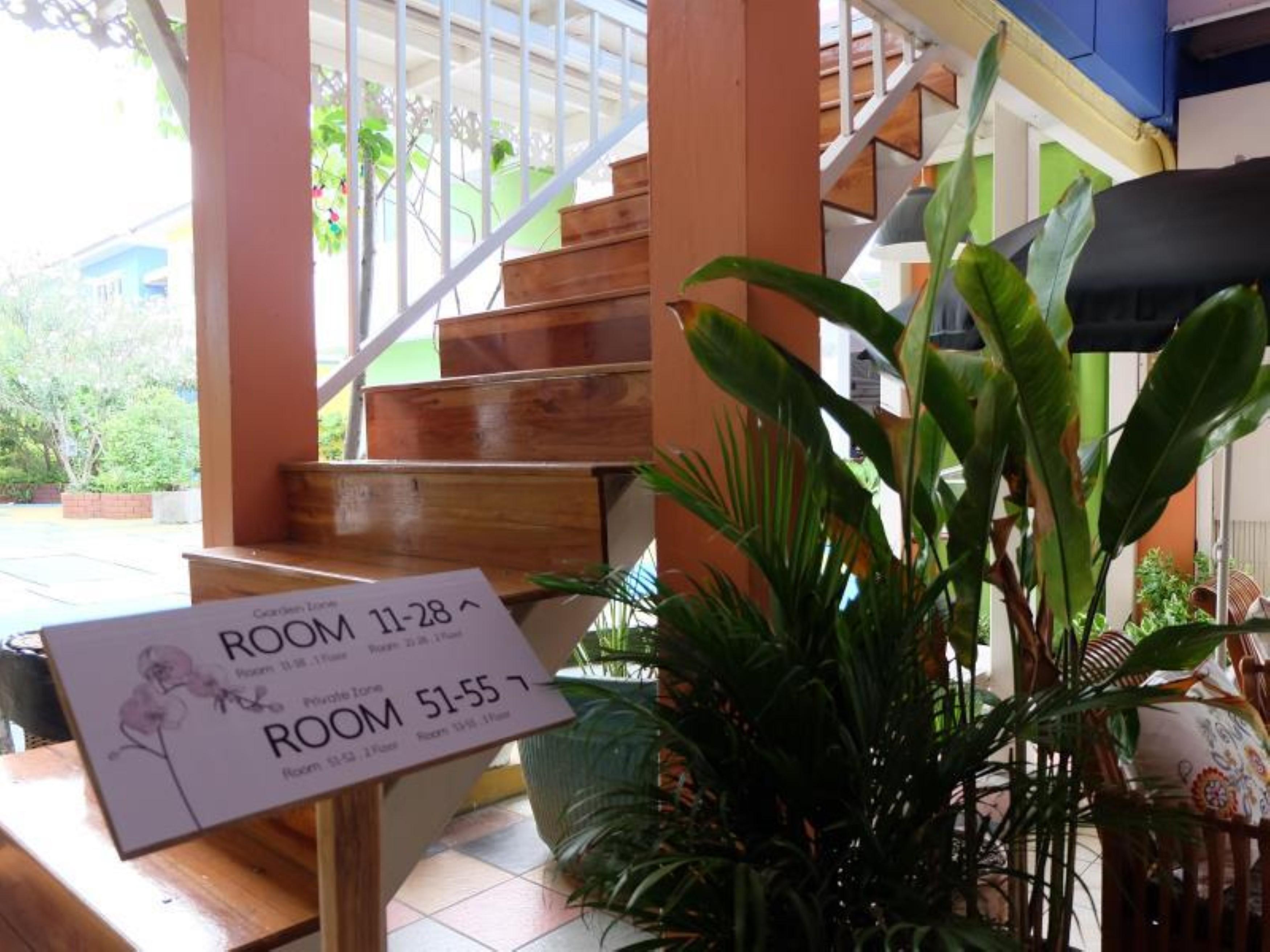 Issara House Bangkok Hotel Exterior photo