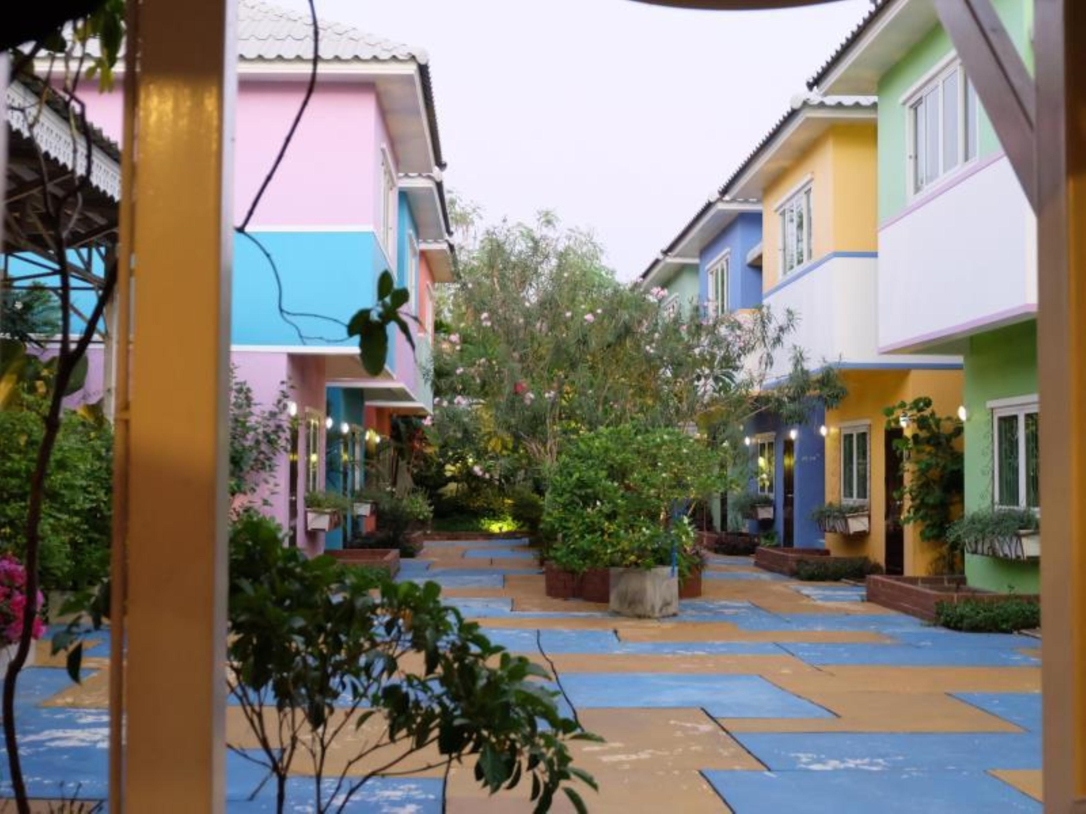 Issara House Bangkok Hotel Exterior photo